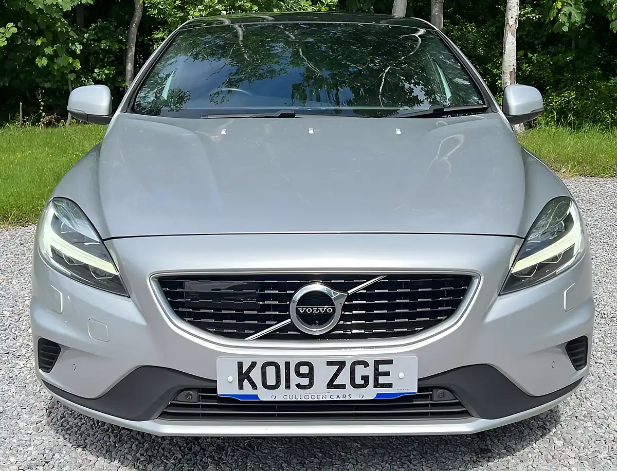 Used 2019 Volvo V40 R-Design Edition Bright Silver - Interior and Exterior details 8