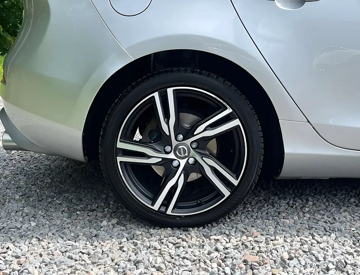 Used 2019 Volvo V40 R-Design Edition Bright Silver - Interior and Exterior details 9