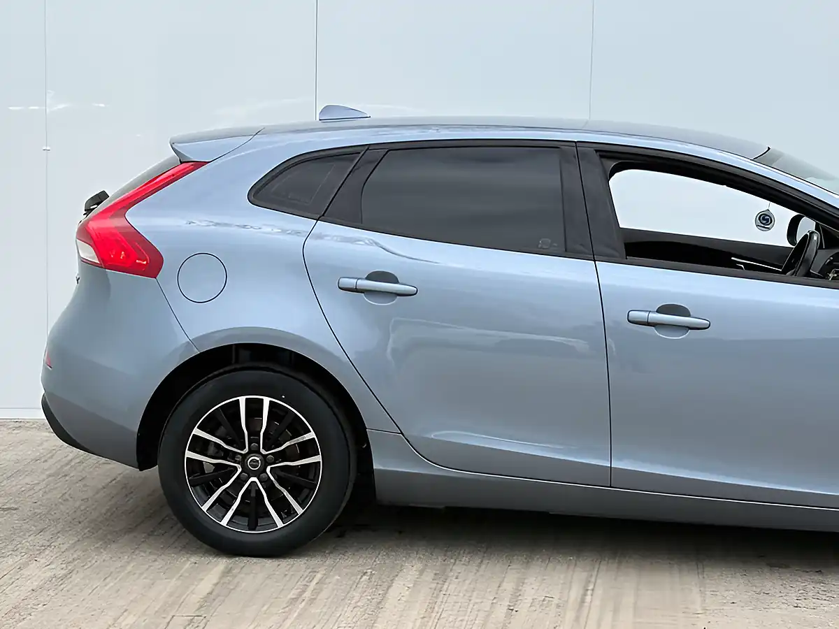 Used 2019 Volvo V40 R-Design Edition Bursting Blue - Interior and Exterior details 11