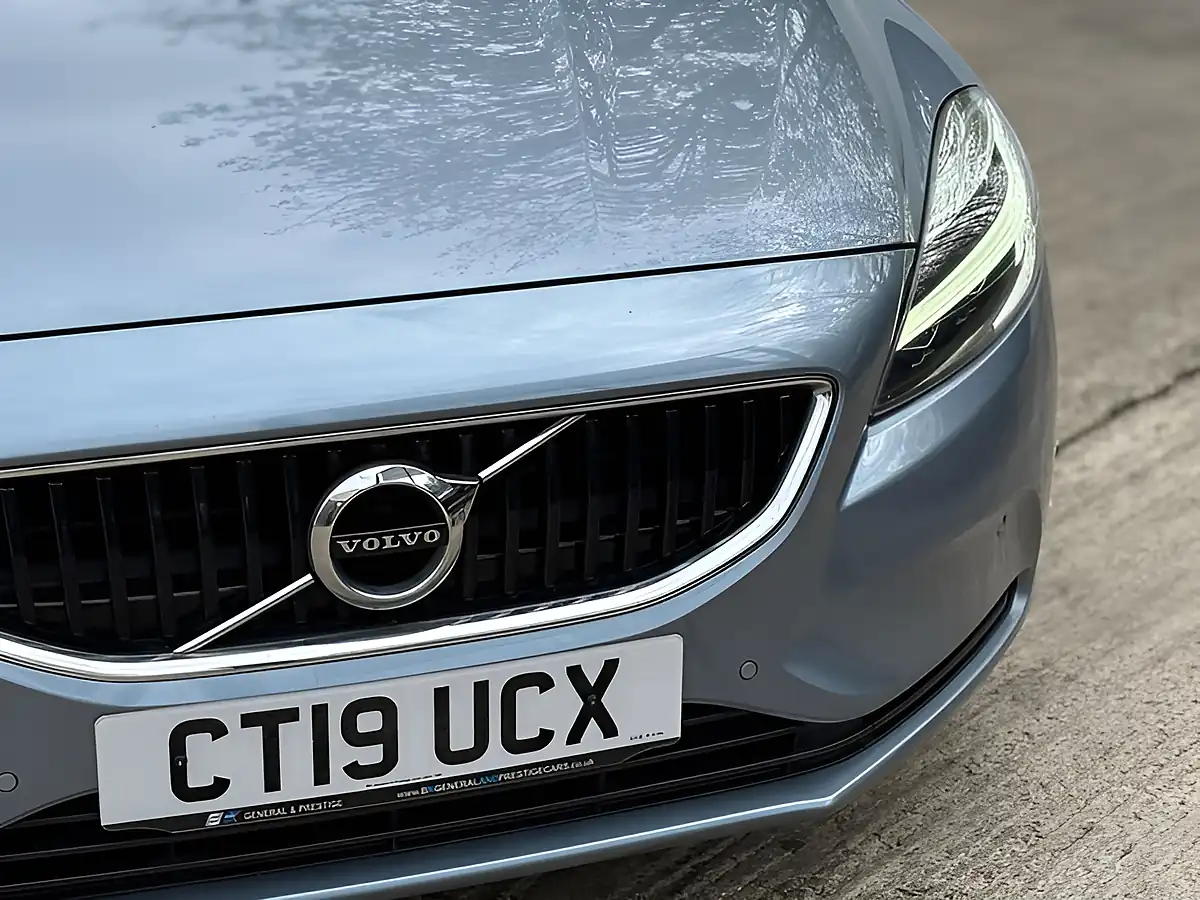 Used 2019 Volvo V40 R-Design Edition Bursting Blue - Interior and Exterior details 3