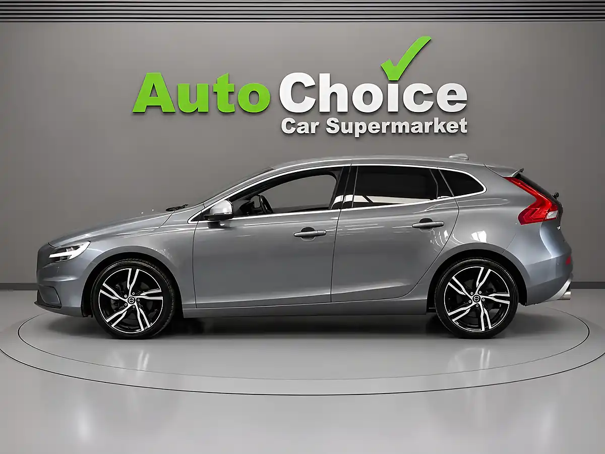 Used 2019 Volvo V40 R-Design Edition Grey - Interior and Exterior details 4