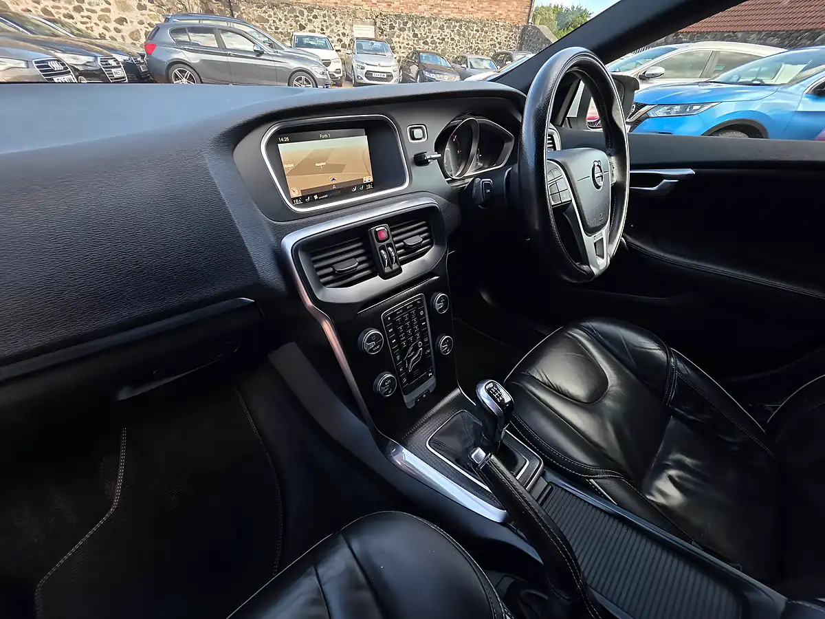 Used 2019 Volvo V40 R-Design Edition Ice White - Interior and Exterior details 11