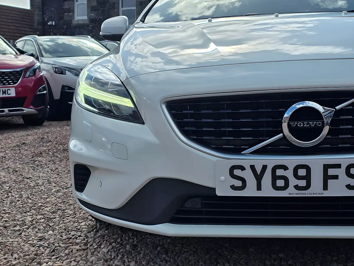 Used 2019 Volvo V40 R-Design Edition Ice White - Interior and Exterior details 4