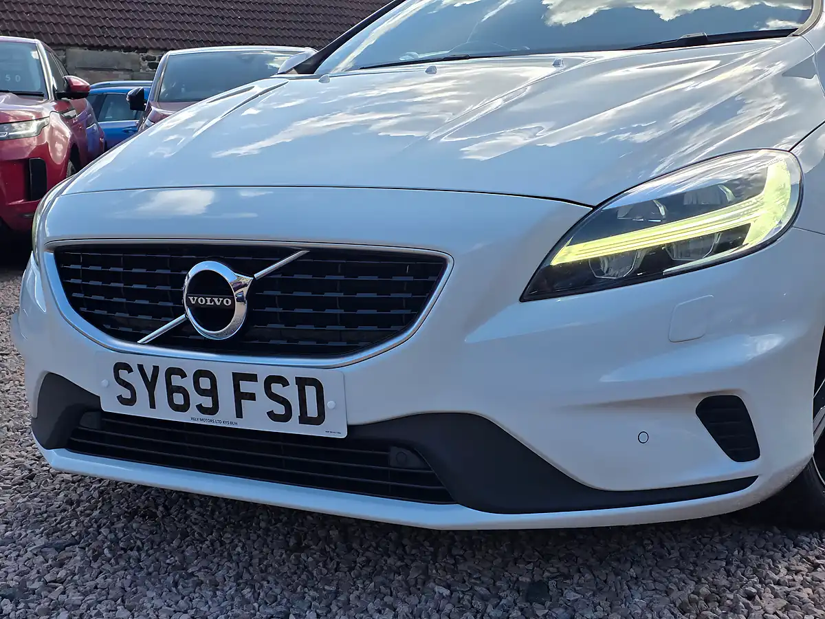 Used 2019 Volvo V40 R-Design Edition Ice White - Interior and Exterior details 6