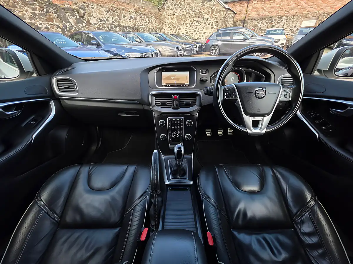 Used 2019 Volvo V40 R-Design Edition Ice White - Interior and Exterior details 7