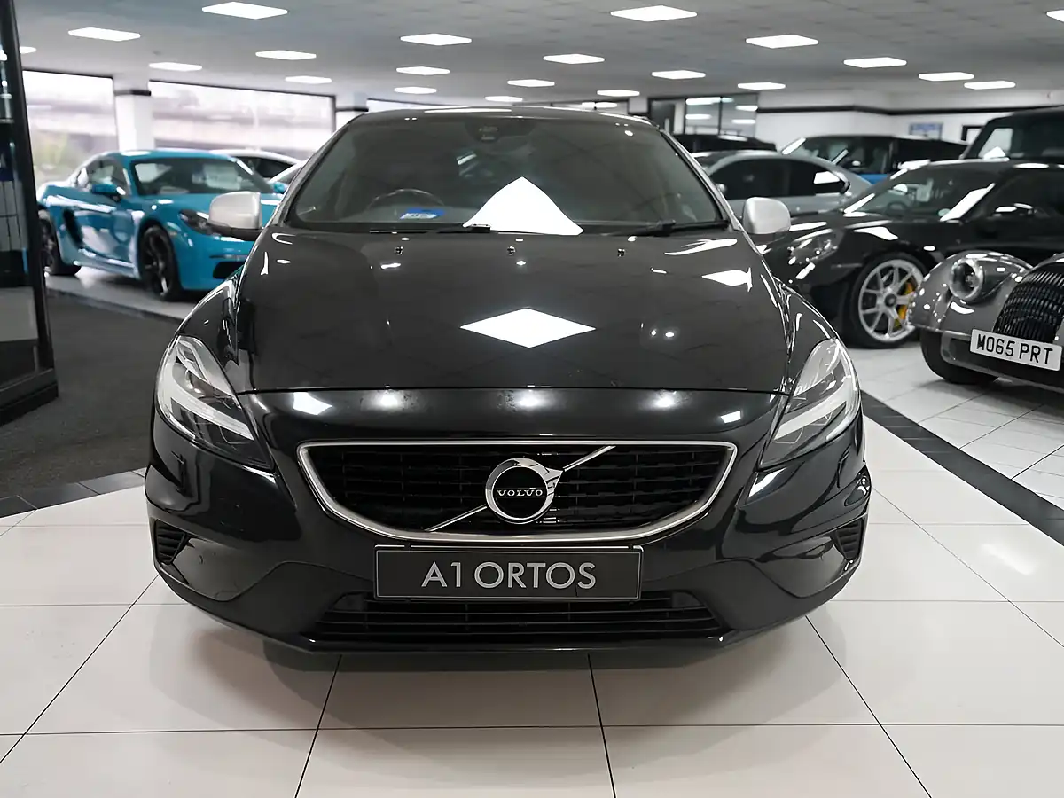 Used 2019 Volvo V40 R-Design Edition Onyx Black - Interior and Exterior details 2