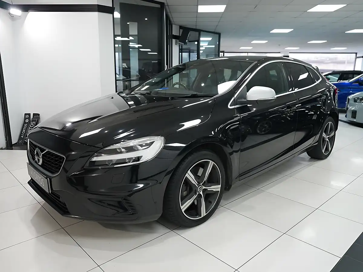 Used 2019 Volvo V40 R-Design Edition Onyx Black - Interior and Exterior details 4