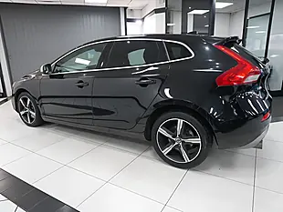 Used 2019 Volvo V40 R-Design Edition Onyx Black - Interior and Exterior details 5
