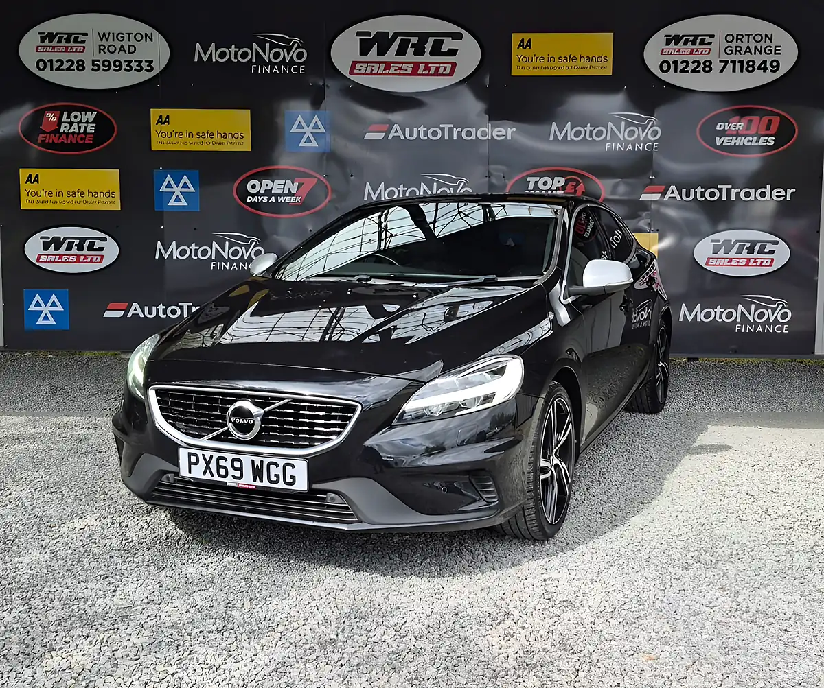 Used 2019 Volvo V40 R-Design Edition Onyx Black - Front View
