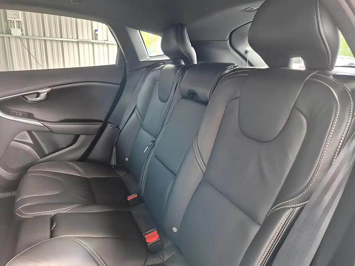 Used 2019 Volvo V40 R-Design Edition Onyx Black - Interior and Exterior details 16