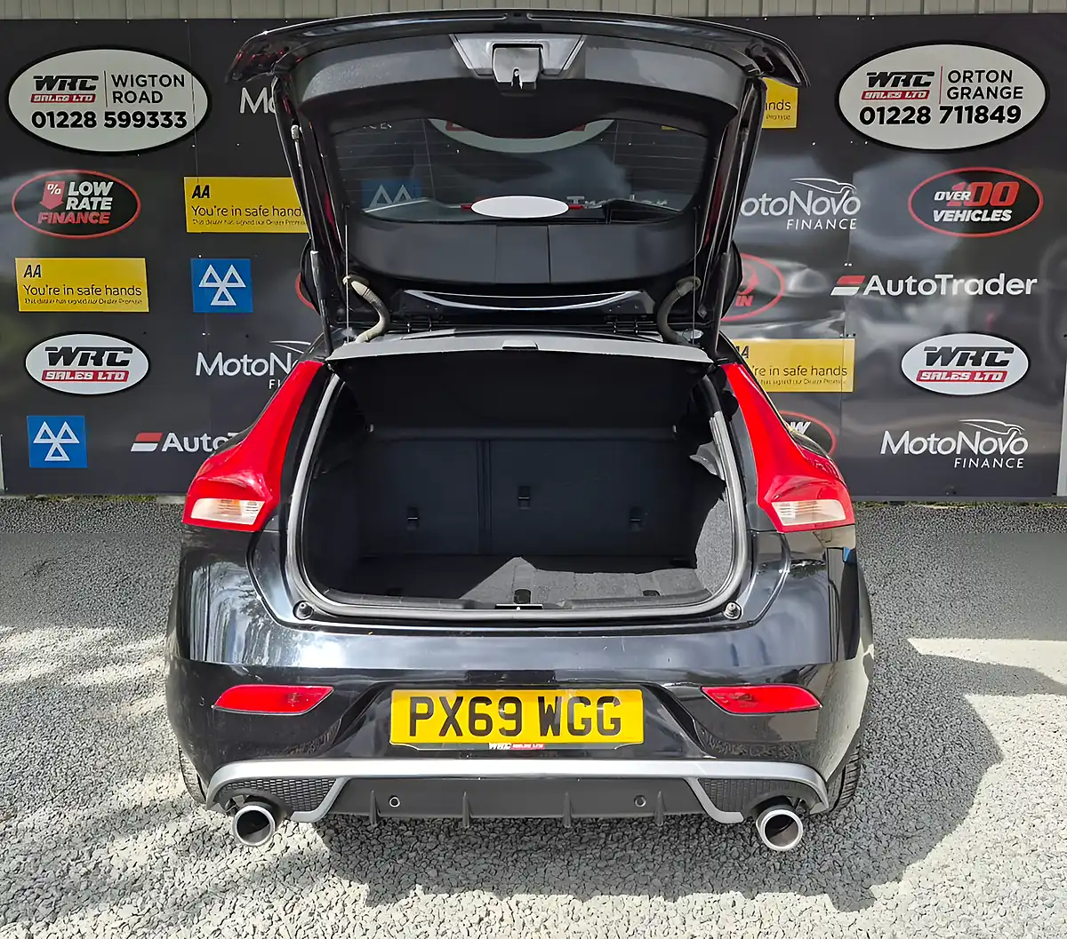 Used 2019 Volvo V40 R-Design Edition Onyx Black - Interior and Exterior details 9