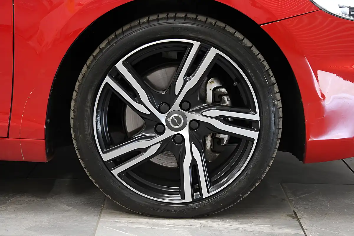Used 2019 Volvo V40 R-Design Edition Passion Red - Interior and Exterior details 9