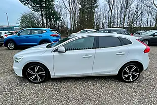 Used 2019 Volvo V40 R-Design Edition White - Interior and Exterior details 6