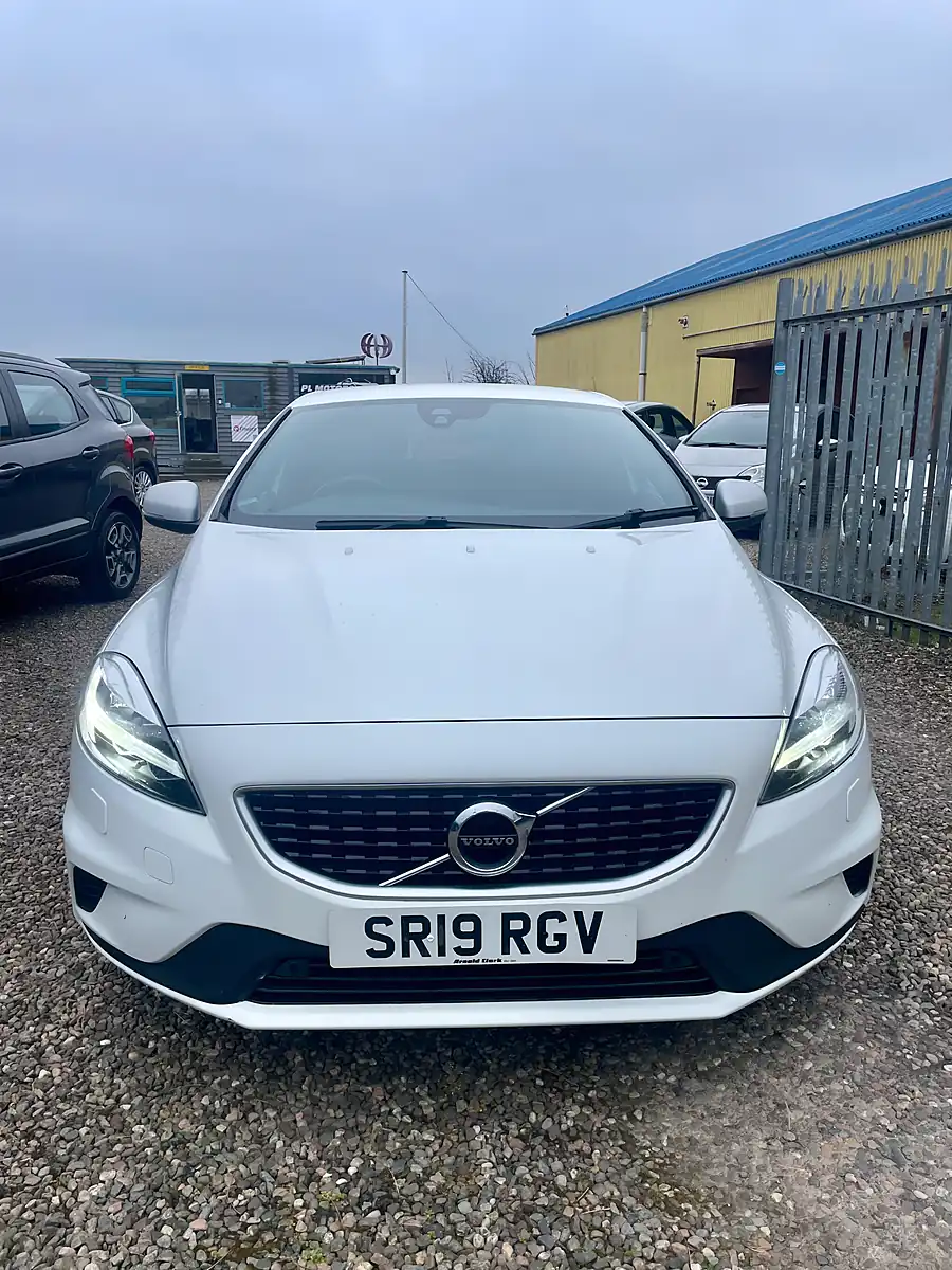 Used 2019 Volvo V40 R-Design Edition White - Interior and Exterior details 7