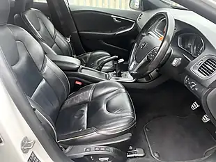 Used 2019 Volvo V40 R-Design Edition White - Interior and Exterior details 9