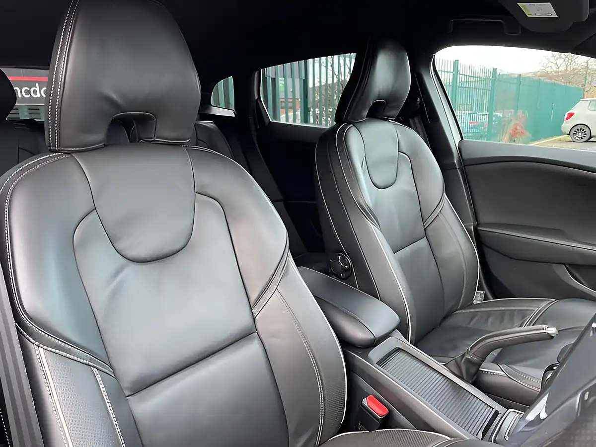 Used 2019 Volvo V40 R-Design Edition White - Interior and Exterior details 13