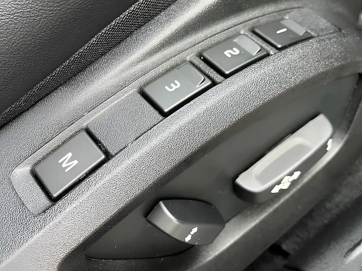 Used 2019 Volvo V40 R-Design Edition White - Interior and Exterior details 14
