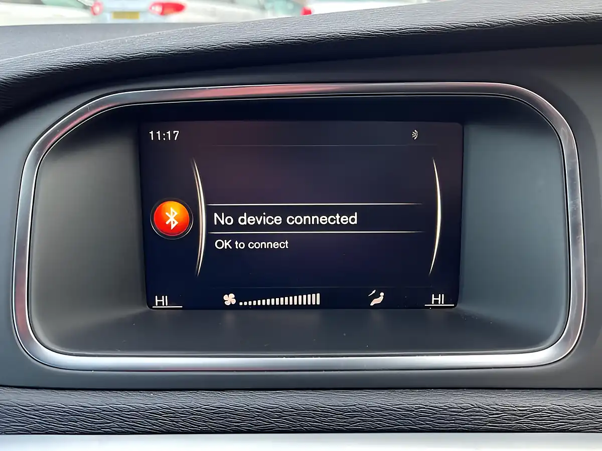 Used 2019 Volvo V40 R-Design Edition White - Interior and Exterior details 15