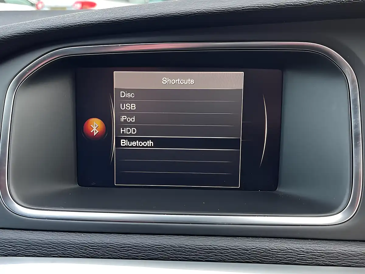 Used 2019 Volvo V40 R-Design Edition White - Interior and Exterior details 16