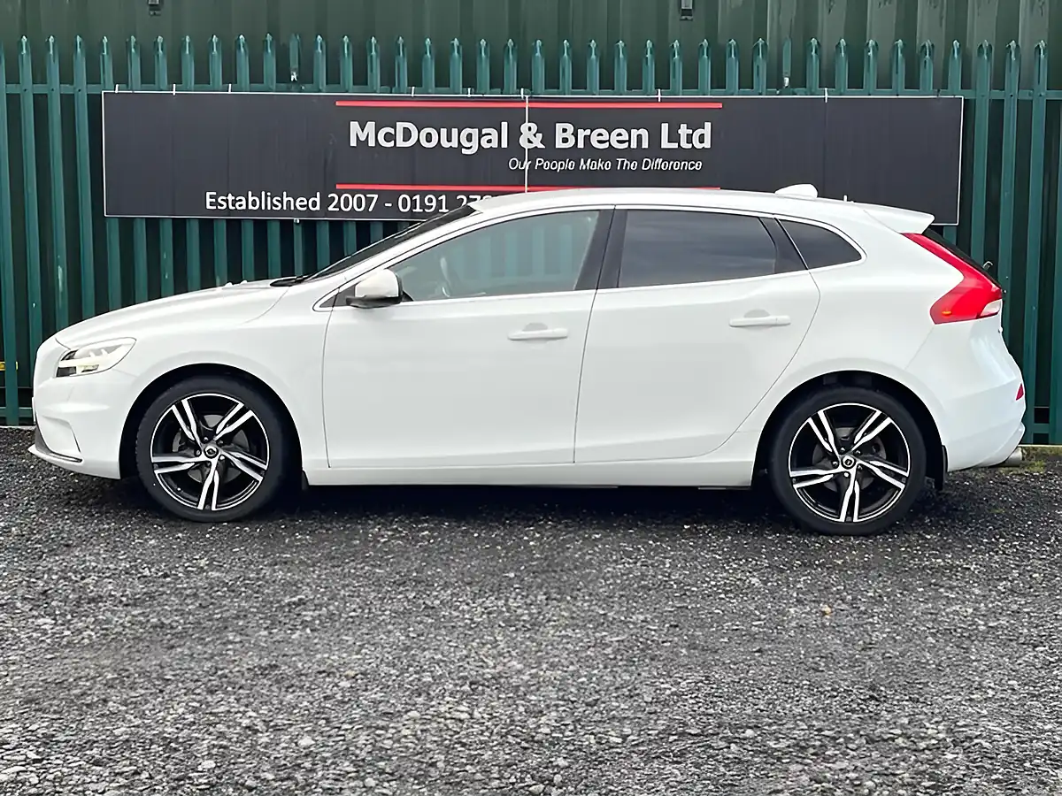Used 2019 Volvo V40 R-Design Edition White - Interior and Exterior details 2