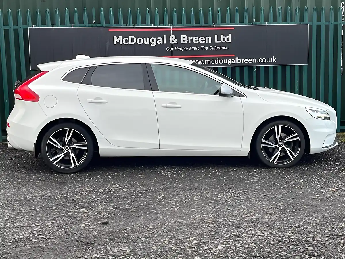 Used 2019 Volvo V40 R-Design Edition White - Interior and Exterior details 7