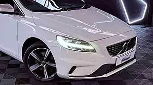 Used 2019 Volvo V40 R-Design Edition White - Interior and Exterior details 10