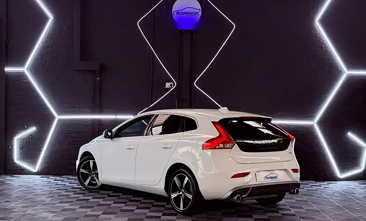 Used 2019 Volvo V40 R-Design Edition White - Interior and Exterior details 12