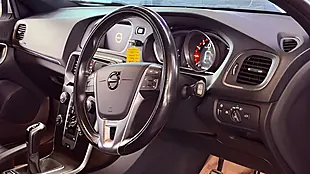 Used 2019 Volvo V40 R-Design Edition White - Interior and Exterior details 14