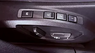 Used 2019 Volvo V40 R-Design Edition White - Interior and Exterior details 15
