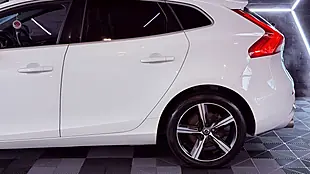 Used 2019 Volvo V40 R-Design Edition White - Interior and Exterior details 5