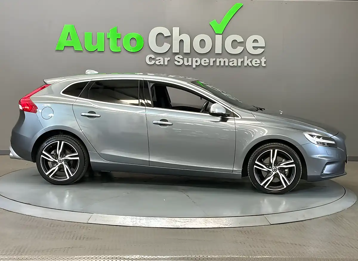 Used 2019 Volvo V40 R-Design Osmium Grey - Interior and Exterior details 17
