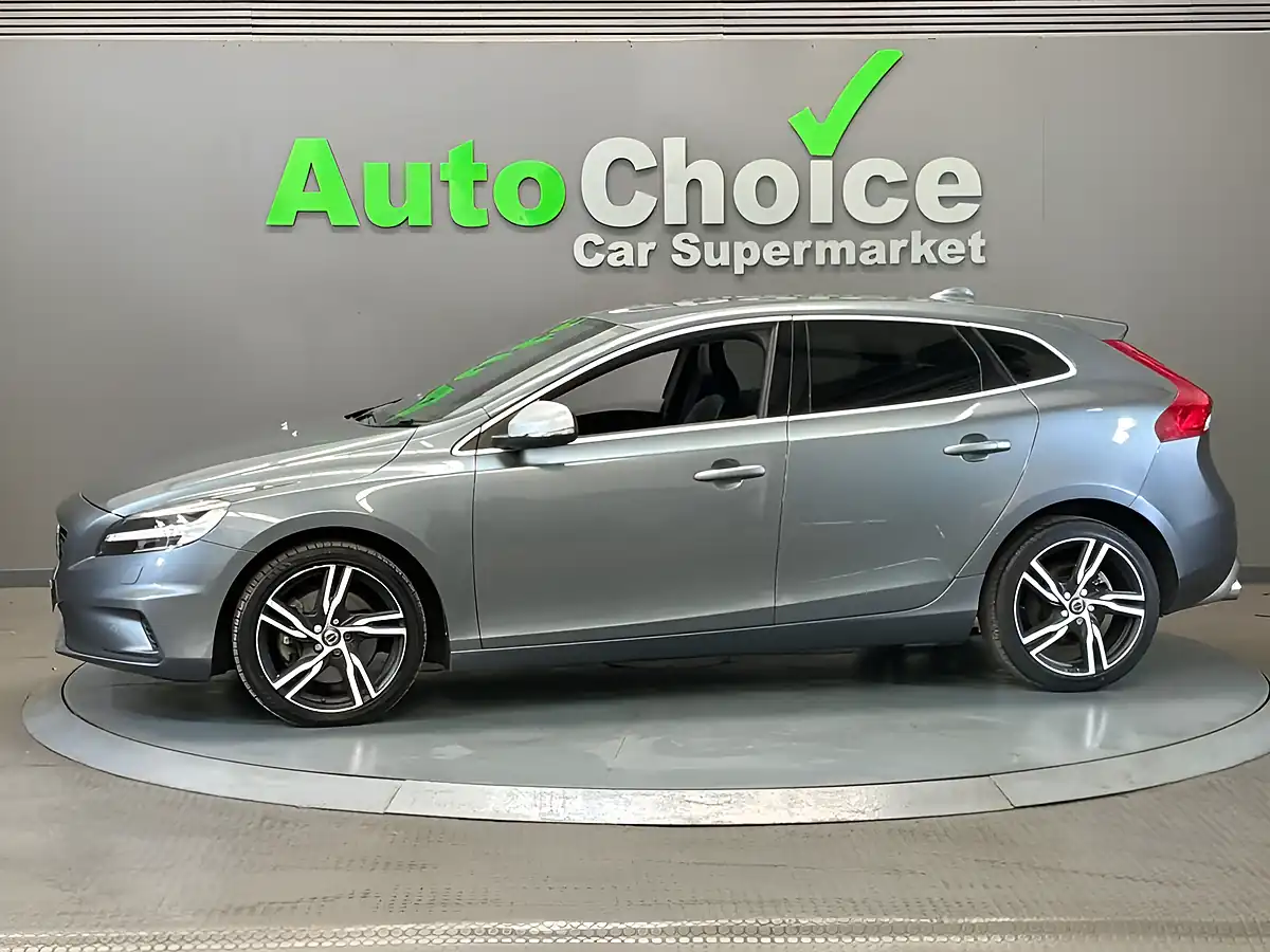Used 2019 Volvo V40 R-Design Osmium Grey - Interior and Exterior details 6