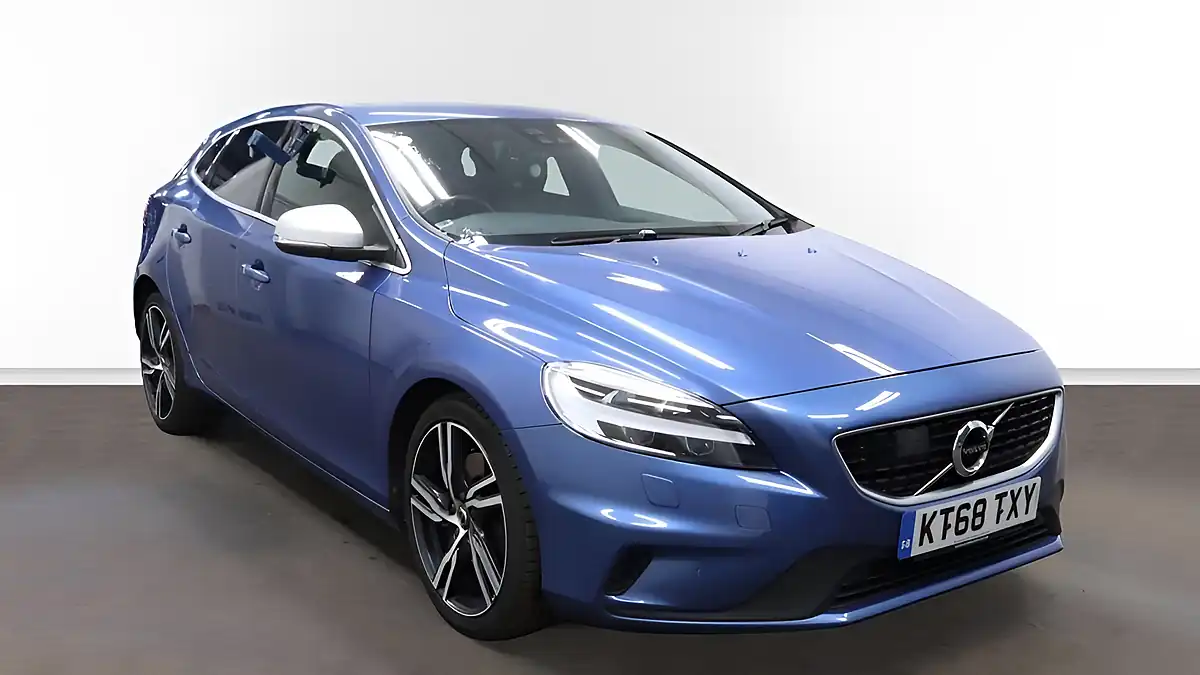 Used 2019 Volvo V40 R-Design Pro Blue - Front View