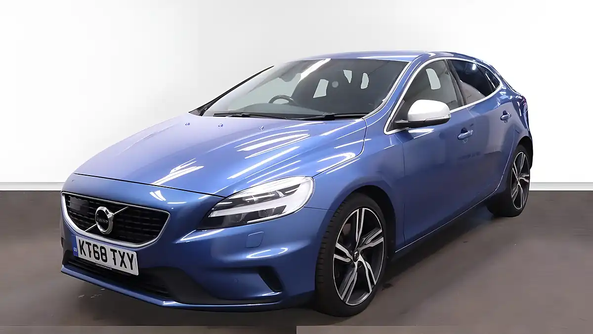 Used 2019 Volvo V40 R-Design Pro Blue - Interior and Exterior details 2