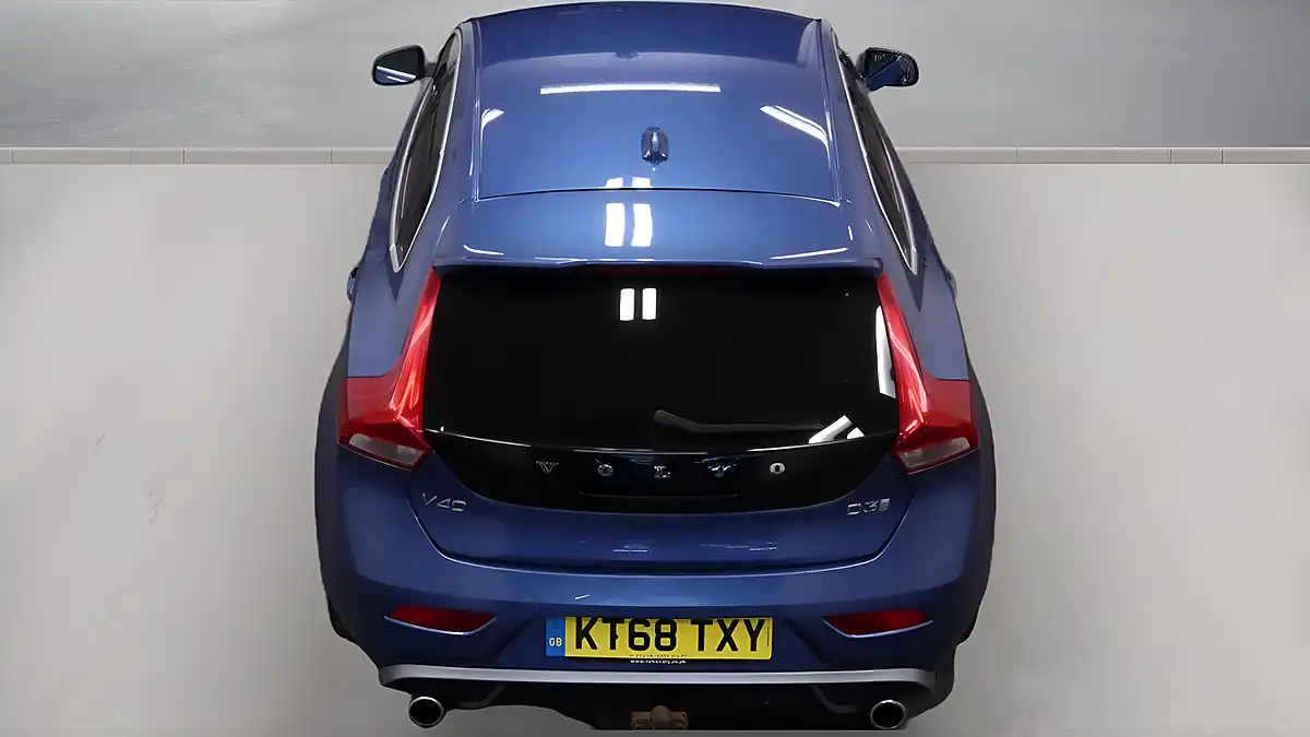 Used 2019 Volvo V40 R-Design Pro Blue - Interior and Exterior details 8