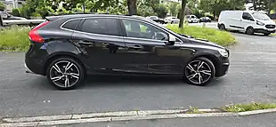 Used 2019 Volvo V40 R-Design Pro Onyx Black - Interior and Exterior details 15