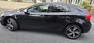 Used 2019 Volvo V40 R-Design Pro Onyx Black - Interior and Exterior details 7
