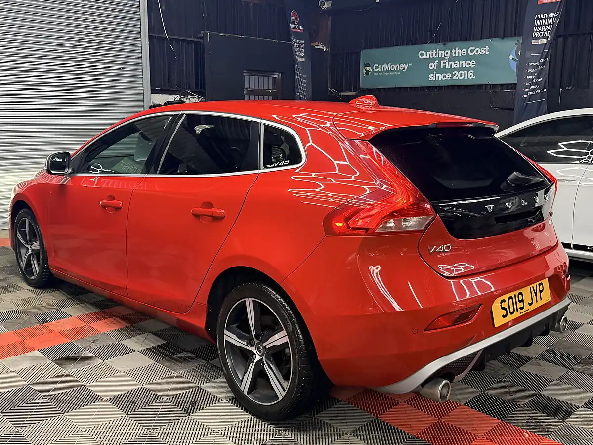 Used 2019 Volvo V40 R-Design Pro Red - Interior and Exterior details 10