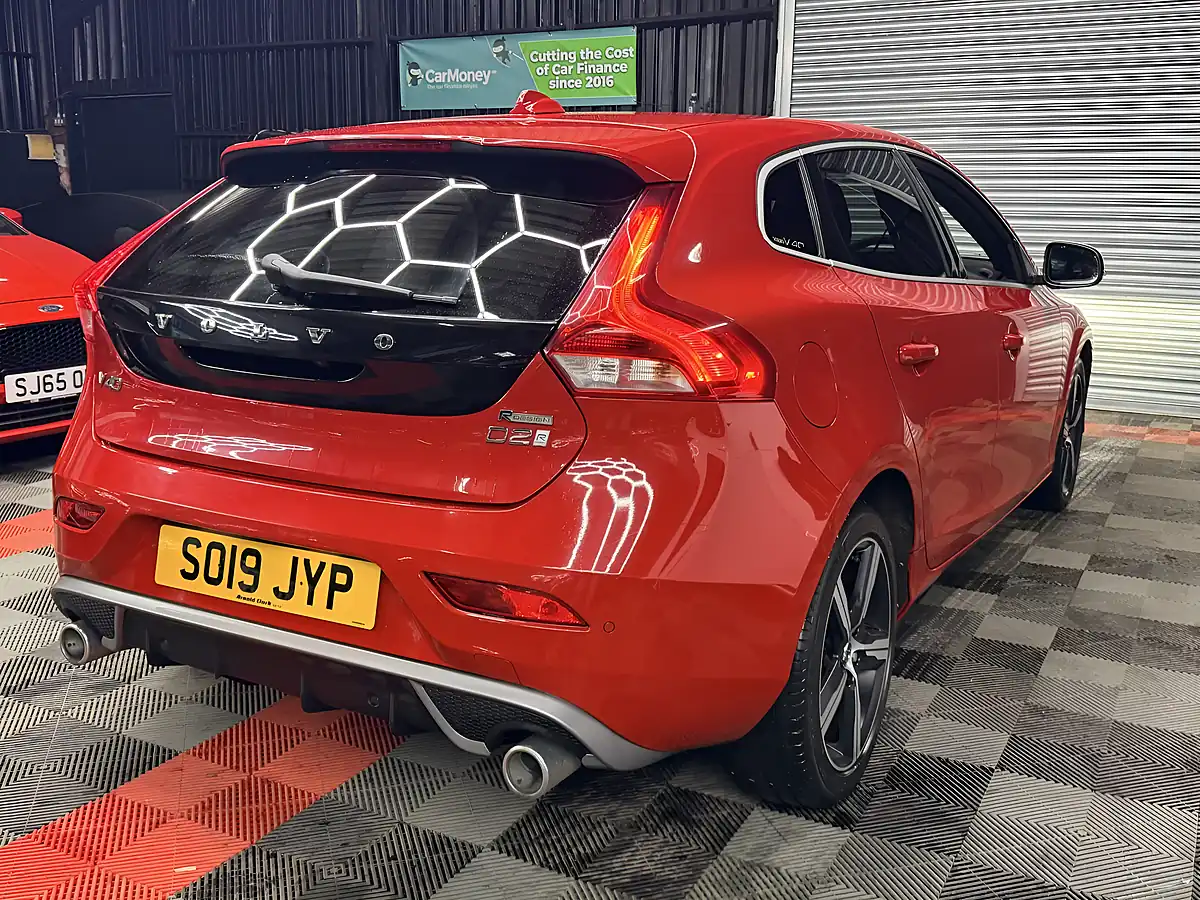 Used 2019 Volvo V40 R-Design Pro Red - Interior and Exterior details 11