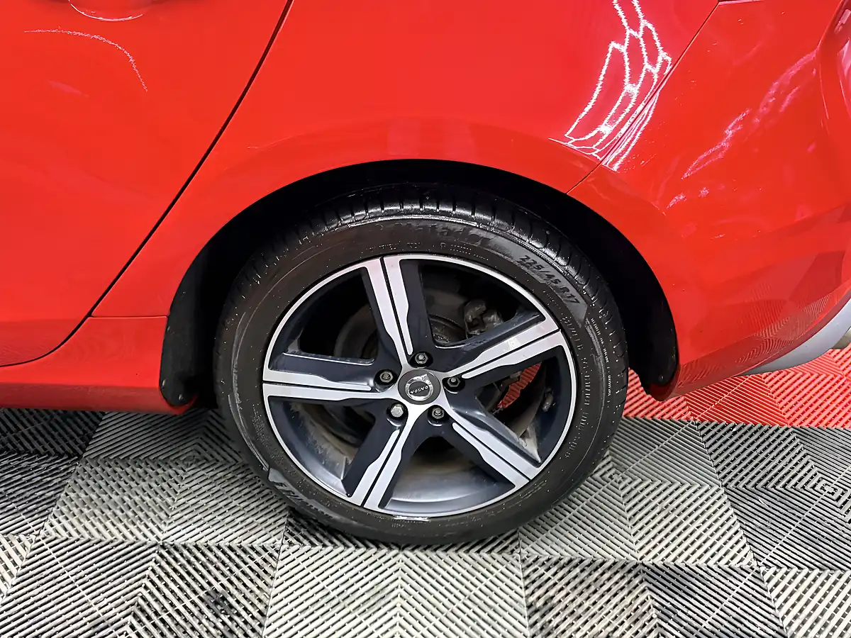 Used 2019 Volvo V40 R-Design Pro Red - Interior and Exterior details 15