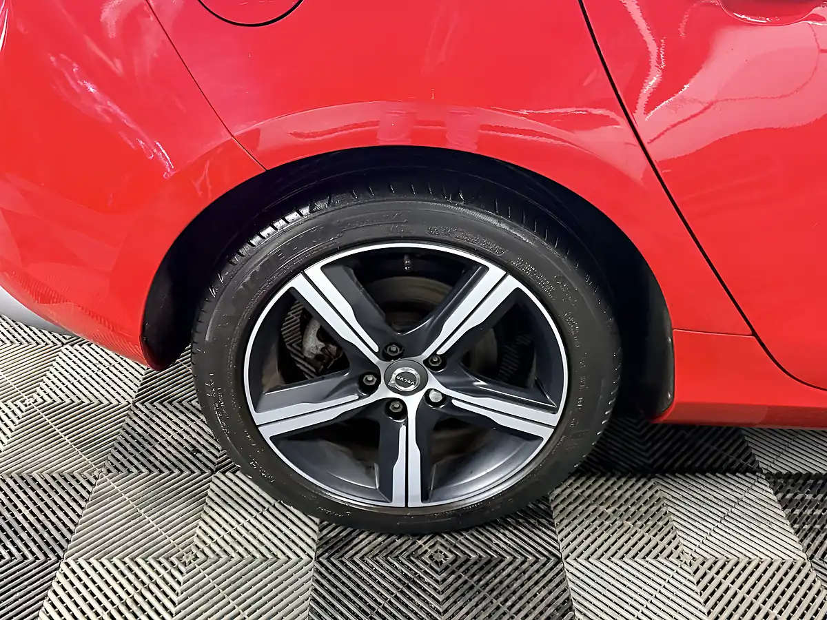 Used 2019 Volvo V40 R-Design Pro Red - Interior and Exterior details 16