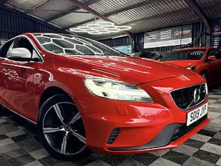 Used 2019 Volvo V40 R-Design Pro Red - Interior and Exterior details 2
