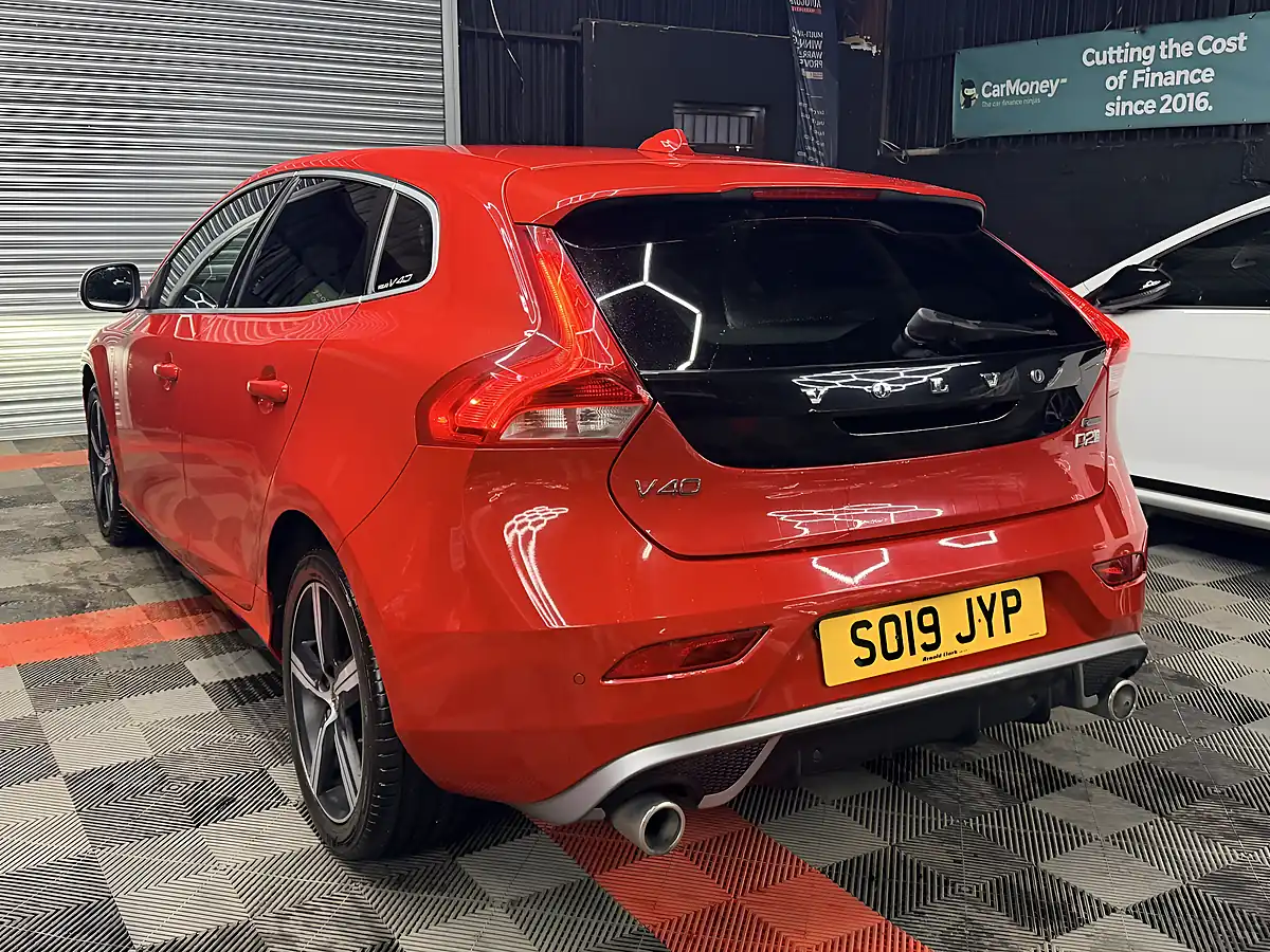 Used 2019 Volvo V40 R-Design Pro Red - Interior and Exterior details 9