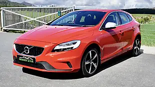 Used 2019 Volvo V40 R-Design Red - Interior and Exterior details 3
