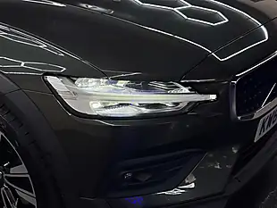 Used 2019 Volvo V60 Cross Country Grey - Interior and Exterior details 10