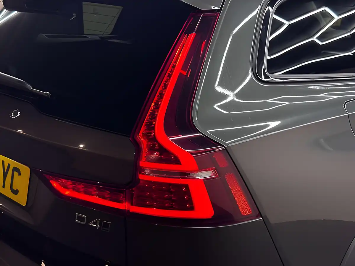 Used 2019 Volvo V60 Cross Country Grey - Interior and Exterior details 11