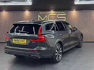 Used 2019 Volvo V60 Cross Country Grey - Interior and Exterior details 4