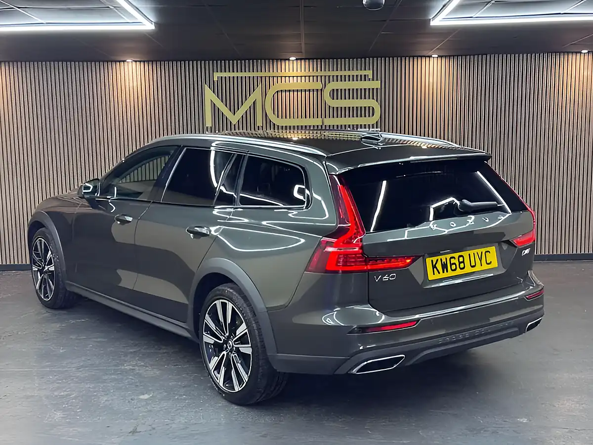 Used 2019 Volvo V60 Cross Country Grey - Interior and Exterior details 6