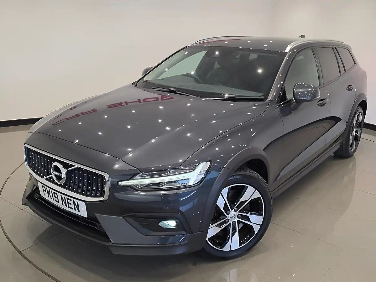 Used 2019 Volvo V60 Cross Country Plus Grey - Interior and Exterior details 14
