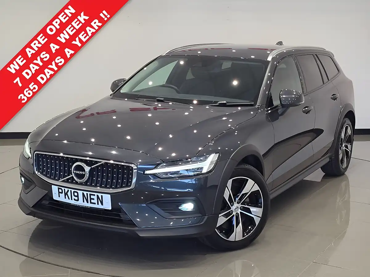 Used 2019 Volvo V60 Cross Country Plus Grey - Interior and Exterior details 4